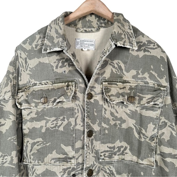 CURRENT ELLIOTT The Militia Utility Canvas Jacket in Broken Camo - Picture 7 of 14